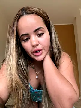 Snapshot of lorenalola chatting on 10-13-25, 07:58 lorenalola online show from 10-13-25, 07:58