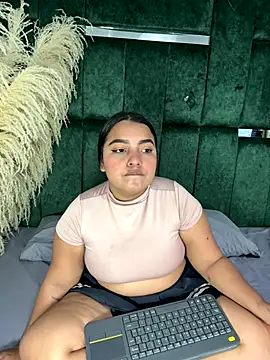 Chloe jackson25 online show from 11-12-25, 06:30