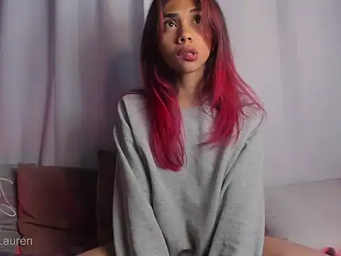 Laurenn 2 online show from 10-15-25, 05:07