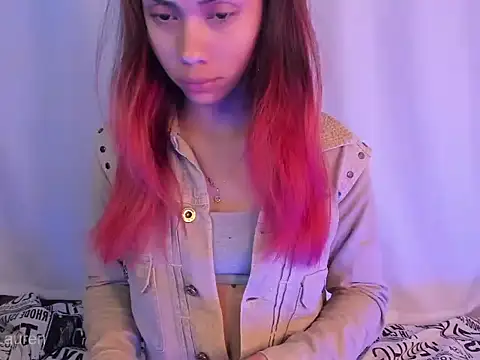 Laurenn 2 online show from 11-17-25, 03:23