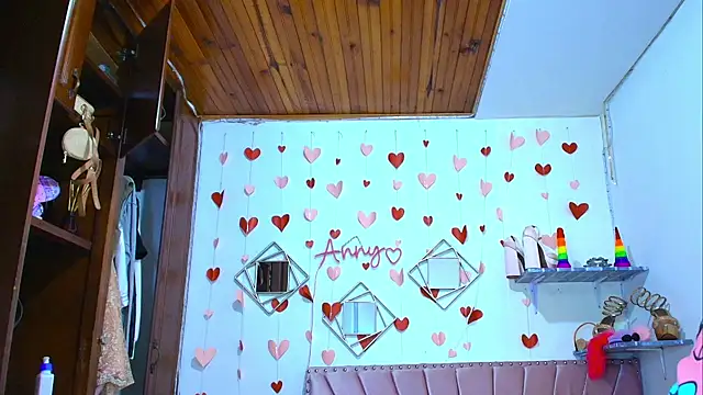 Anny Hurtado online show from 10-09-25, 08:34