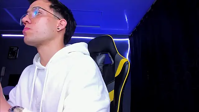 alexgiraldo   online show from 11-14-25, 05:06