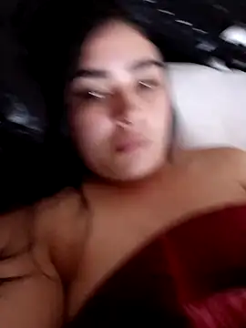 Snapshot of Charlott_sweetttt chatting on 11-21-25, 04:00 Charlott sweetttt online show from 11-21-25, 04:00