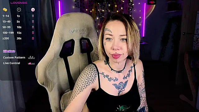 bunnykellyyy online show from 10-10-25, 06:23