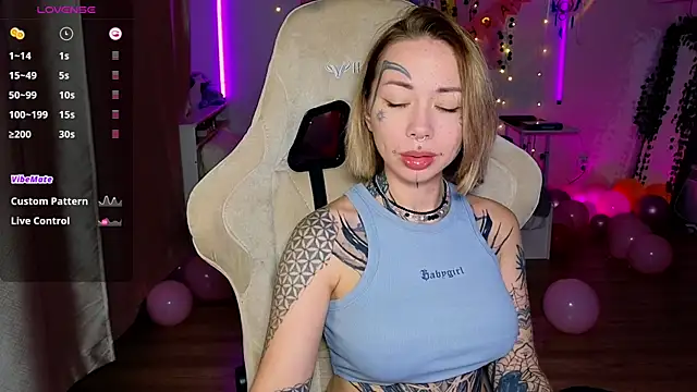 bunnykellyyy online show from 10-30-25, 07:03