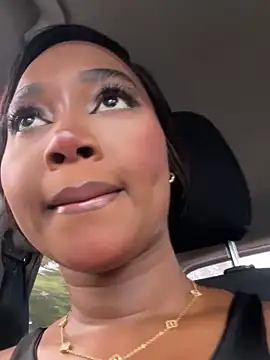 Snapshot of alisonn_moon chatting on 10-21-25, 09:48 alisonn moon online show from 10-21-25, 09:48