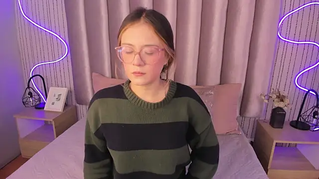 SamanthaPeachss online show from 10-27-25, 11:58