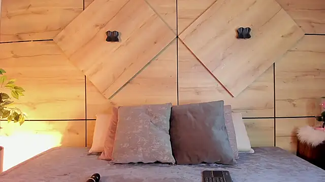 scarlettadams   online show from 02-11-26, 12:32