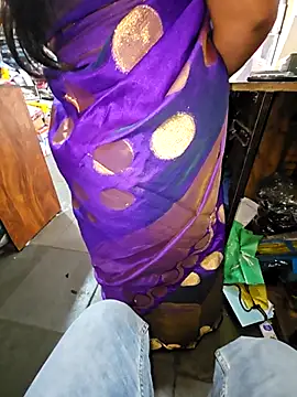 Snapshot of indianhotwife639 chatting on 11-28-25, 05:10 indianhotwife639 online show from 11-28-25, 05:10