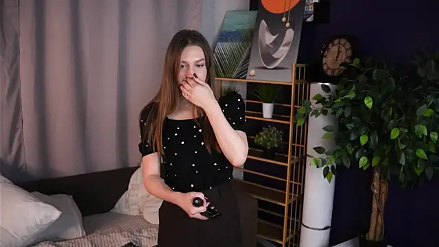 Snapshot of LornaBlacknall chatting on 10-25-25, 04:24 LornaBlacknall online show from 10-25-25, 04:24