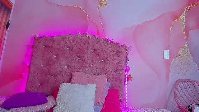 Mila grace  online show from 12-17-25, 06:36