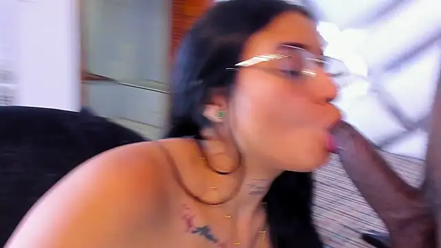 LadyandMaverick online show from 12-14-25, 04:40