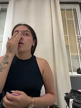 Alyha Cortes online show from 11-04-25, 12:26