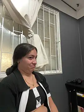 Snapshot of Alyha_Cortes chatting on 02-04-26, 01:17 Alyha Cortes online show from 02-04-26, 01:17