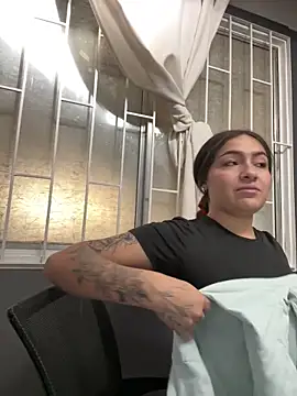 Snapshot of Alyha_Cortes chatting on 02-05-26, 01:05 Alyha Cortes online show from 02-05-26, 01:05