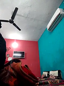 Snapshot of mannu11223 chatting on 12-18-25, 05:52 mannu11223 online show from 12-18-25, 05:52