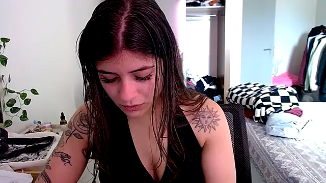 Becca B online show from 10-12-25, 04:17