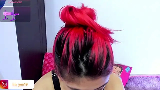 adahraa younng online show from 10-20-25, 10:54