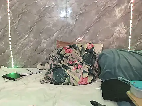 ZARIA-VIXEN online show from 10-09-25, 09:07