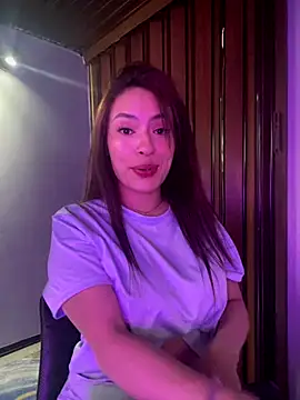 Snapshot of Adarha_Ramirez chatting on 11-19-25, 07:08 Adarha Ramirez online show from 11-19-25, 07:08