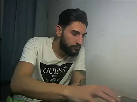 Snapshot of Alexgrc13 chatting on 10-11-25, 10:08 Alexgrc13 online show from 10-11-25, 10:08