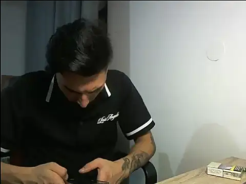 Snapshot of Alexgrc13 chatting on 10-14-25, 06:20 Alexgrc13 online show from 10-14-25, 06:20