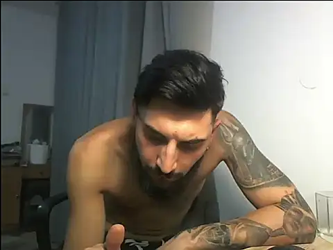 Snapshot of Alexgrc13 chatting on 10-15-25, 08:42 Alexgrc13 online show from 10-15-25, 08:42