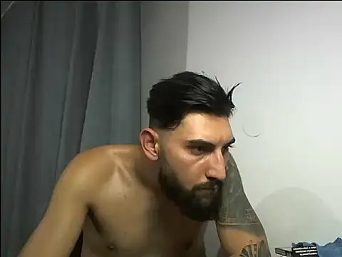 Snapshot of Alexgrc13 chatting on 10-21-25, 08:09 Alexgrc13 online show from 10-21-25, 08:09