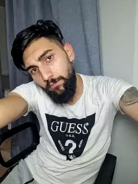 Snapshot of Alexgrc13 chatting on 10-26-25, 07:42 Alexgrc13 online show from 10-26-25, 07:42