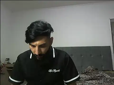 Snapshot of Alexgrc13 chatting on 11-30-25, 02:32 Alexgrc13 online show from 11-30-25, 02:32