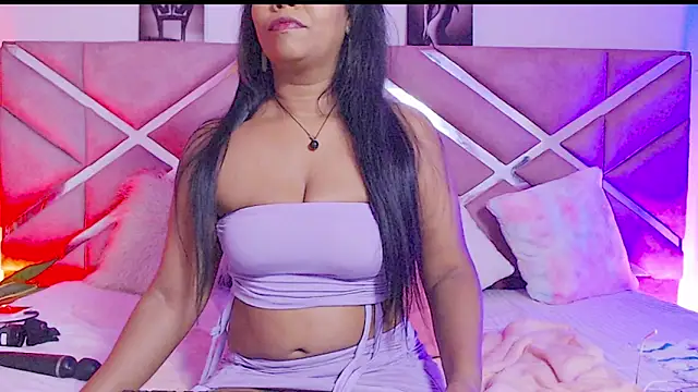 Snapshot of sofia_07 chatting on 10-12-25, 05:39 sofia 07 online show from 10-12-25, 05:39