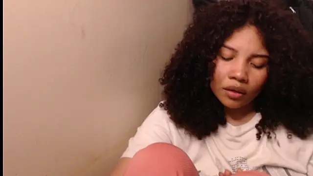 madelene online show from 12-14-25, 03:12