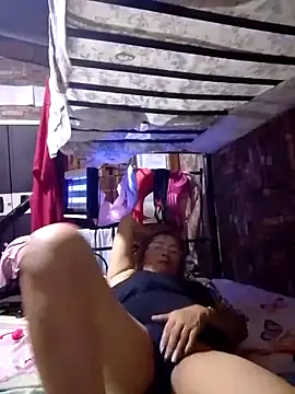 Snapshot of SexyHottMom chatting on 09-25-25, 07:50 SexyHottMom online show from 09-25-25, 07:50