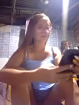 Snapshot of SexyHottMom chatting on 10-21-25, 12:28 SexyHottMom online show from 10-21-25, 12:28