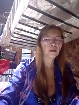 Snapshot of SexyHottMom chatting on 11-14-25, 01:43 SexyHottMom online show from 11-14-25, 01:43