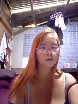 Snapshot of SexyHottMom chatting on 11-27-25, 12:13 SexyHottMom online show from 11-27-25, 12:13