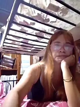 Snapshot of SexyHottMom chatting on 11-27-25, 12:29 SexyHottMom online show from 11-27-25, 12:29