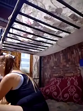 Snapshot of SexyHottMom chatting on 11-30-25, 12:53 SexyHottMom online show from 11-30-25, 12:53