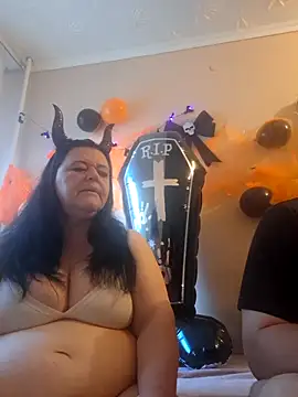 BlacReign online show from 10-18-25, 01:56