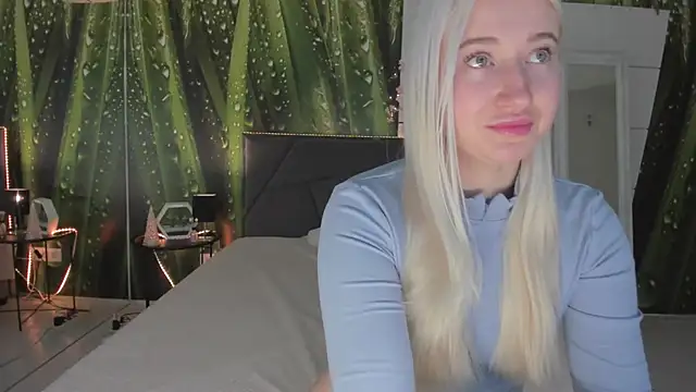 HollyTailors online show from 03-04-26, 06:30