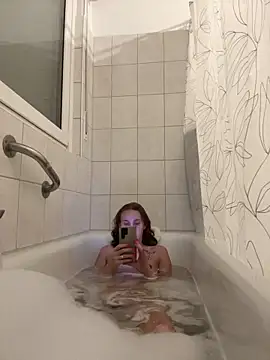 Emilia Mausi online show from 01-06-26, 07:28