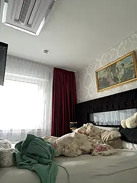 Emilia Mausi online show from 03-25-26, 12:33