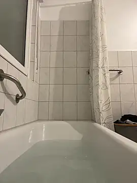 Emilia Mausi online show from 04-11-26, 07:29