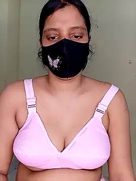 Rose-luckey online show from 10-31-25, 08:21