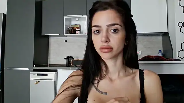 Snapshot of gglingeriee chatting on 10-26-25, 10:54 gglingeriee online show from 10-26-25, 10:54