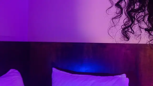 Carly Monroe  online show from 10-20-25, 10:10