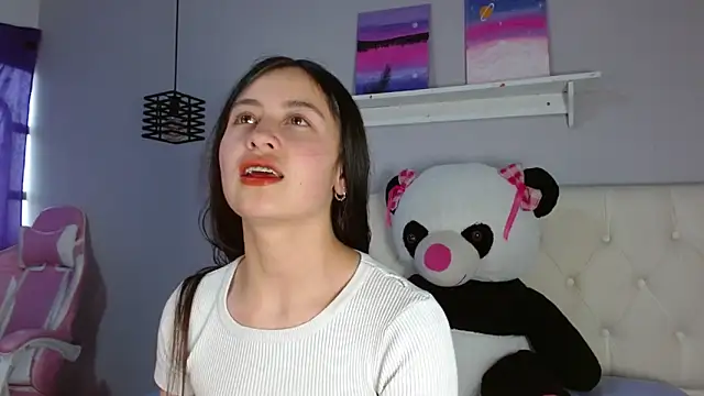 Zaaida  online show from 10-20-25, 01:22