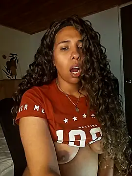 Snapshot of IVONNE_COLLINS33 chatting on 11-04-25, 12:54 IVONNE COLLINS33 online show from 11-04-25, 12:54