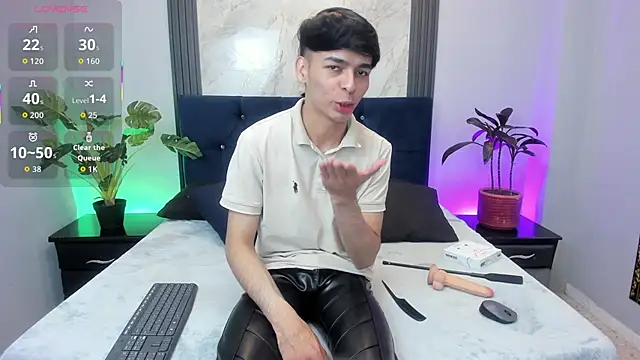 OnlyJos online show from 12-20-25, 06:04