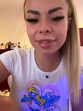 Snapshot of SerraVondeee chatting on 10-05-25, 02:15 SerraVondeee online show from 10-05-25, 02:15